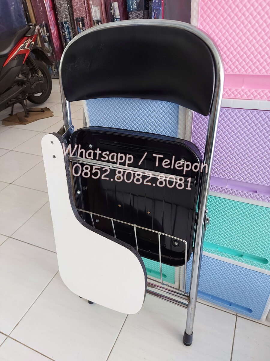 Meja dan Kursi Kuliah Boven Digoel Papua Selatan: Menunjang Pendidikan di Bumi Animha