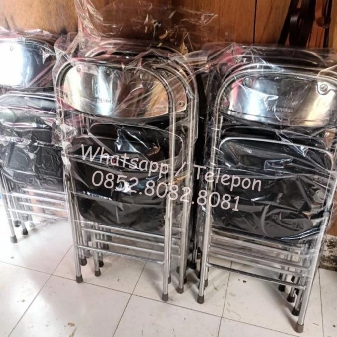 Meja dan Kursi Kuliah untuk Mendukung Pendidikan di Halmahera Tengah, Maluku Utara