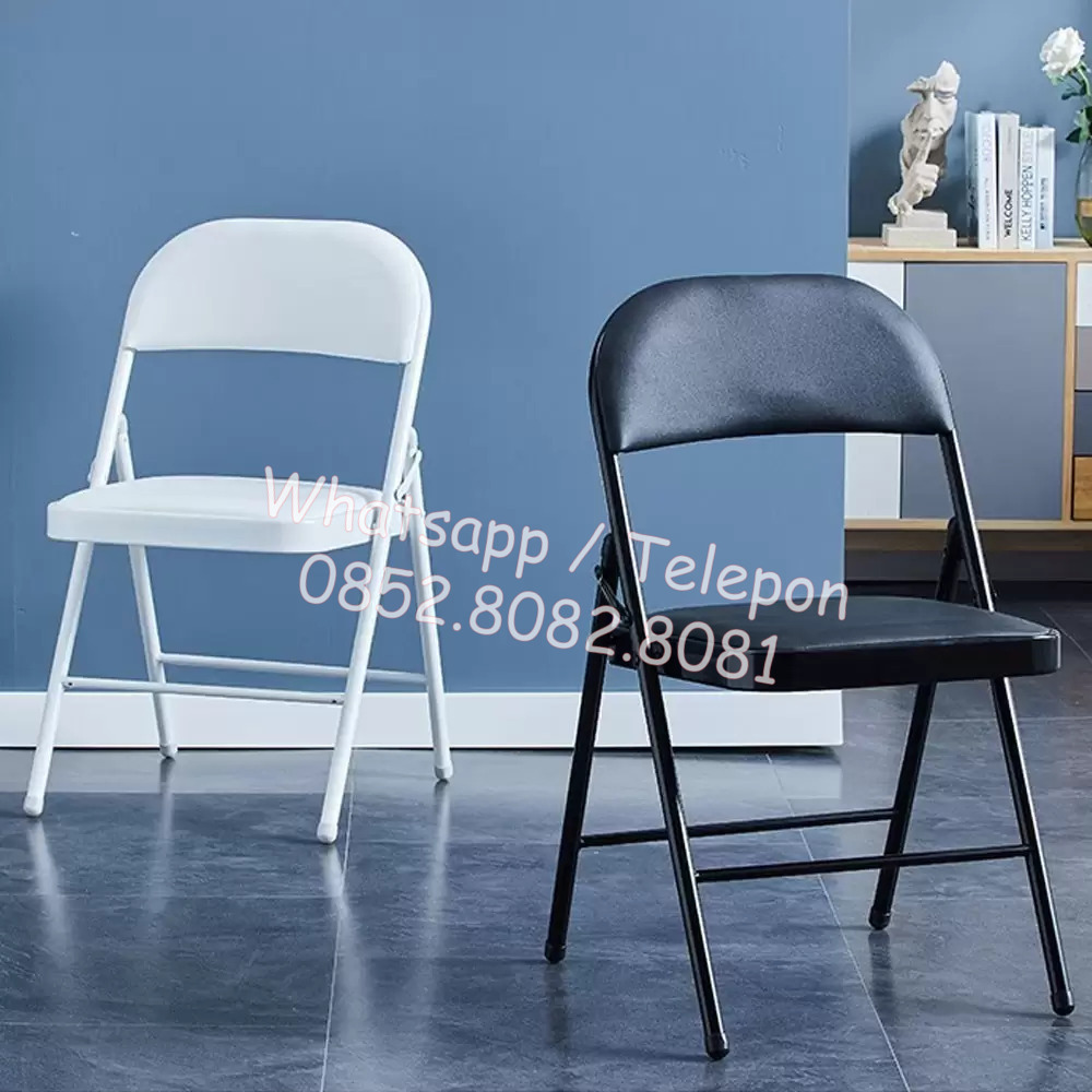 Meja dan Kursi Kuliah di Maluku Tengah: Menunjang Pendidikan di Bumi Rempah